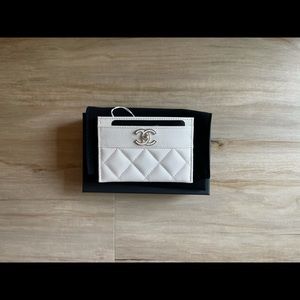 CHANEL Ecru Card Holder